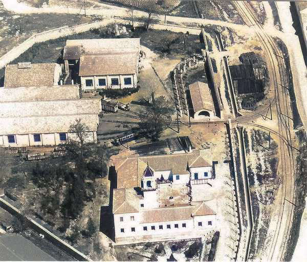 Imagen de "UN TEMPLO DE LA ACADEMIA DE ESGRIMA LÁSER"