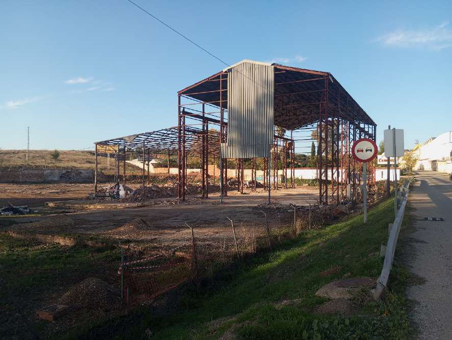 Imagen de "UN TEMPLO DE LA ACADEMIA DE ESGRIMA LÁSER"