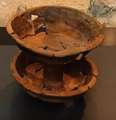 Imagen de "EL CASCO CORINTIO DE LA TUMBA DEL GUERRERO DE MÁLAGA"